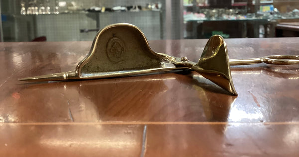 Virginia Metalcrafters Brass Colonial Williamsburg Restoration Candle Scissor Snuffer in Box