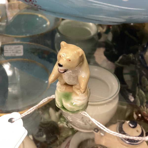 Wade Whimsies Vintage 1950’s Grizzly Bear Miniature Figurine
