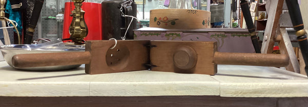 Vintage Wooden Handheld Lemon Squeezer