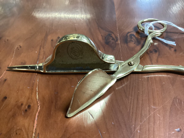 Virginia Metalcrafters Brass Colonial Williamsburg Restoration Candle Scissor Snuffer in Box