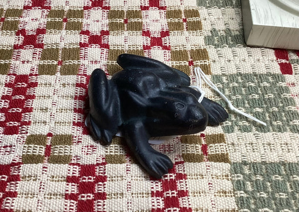 Virginia Metalcrafters Black Cast Iron Frog Paperweight
