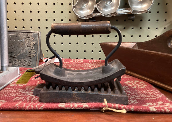 Antique 19th Century 2-Piece Fluting Iron