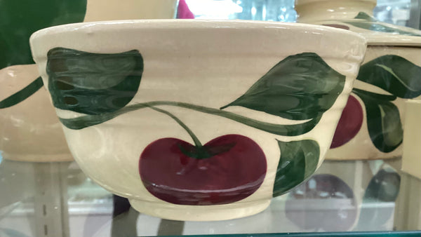 Watt Apple 6 1/4" Ribbed Bowl