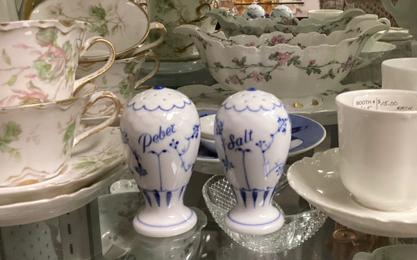 Bing & Grondohl Blue Onion Salt & Pepper Shaker Set