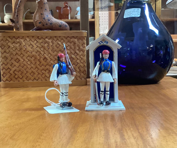 Vintage Aohna 3 Piece Toy Guard Shack & Euzone Soldiers