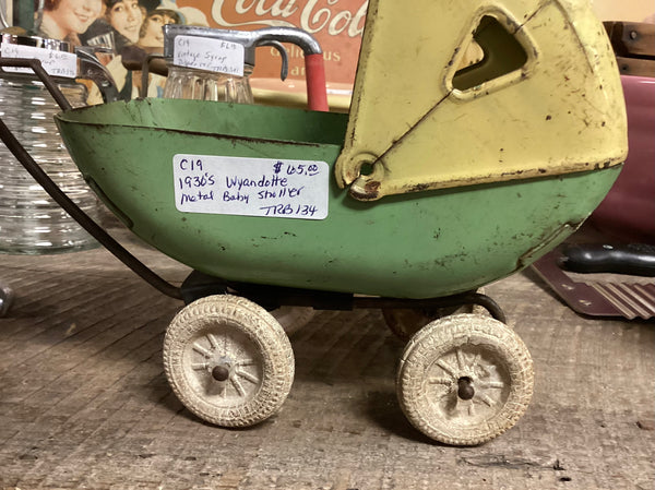 Vintage 1930's Wyandotte Metal Toy Baby Buggy