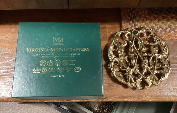 Virginia Metalcrafters Colonial Williamsburg Polished Brass Cypher Trivet