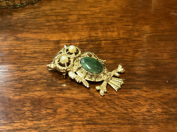 Victorian 10K Gold Owl Brooch w/ Nephrite Jade & Seed Pearls