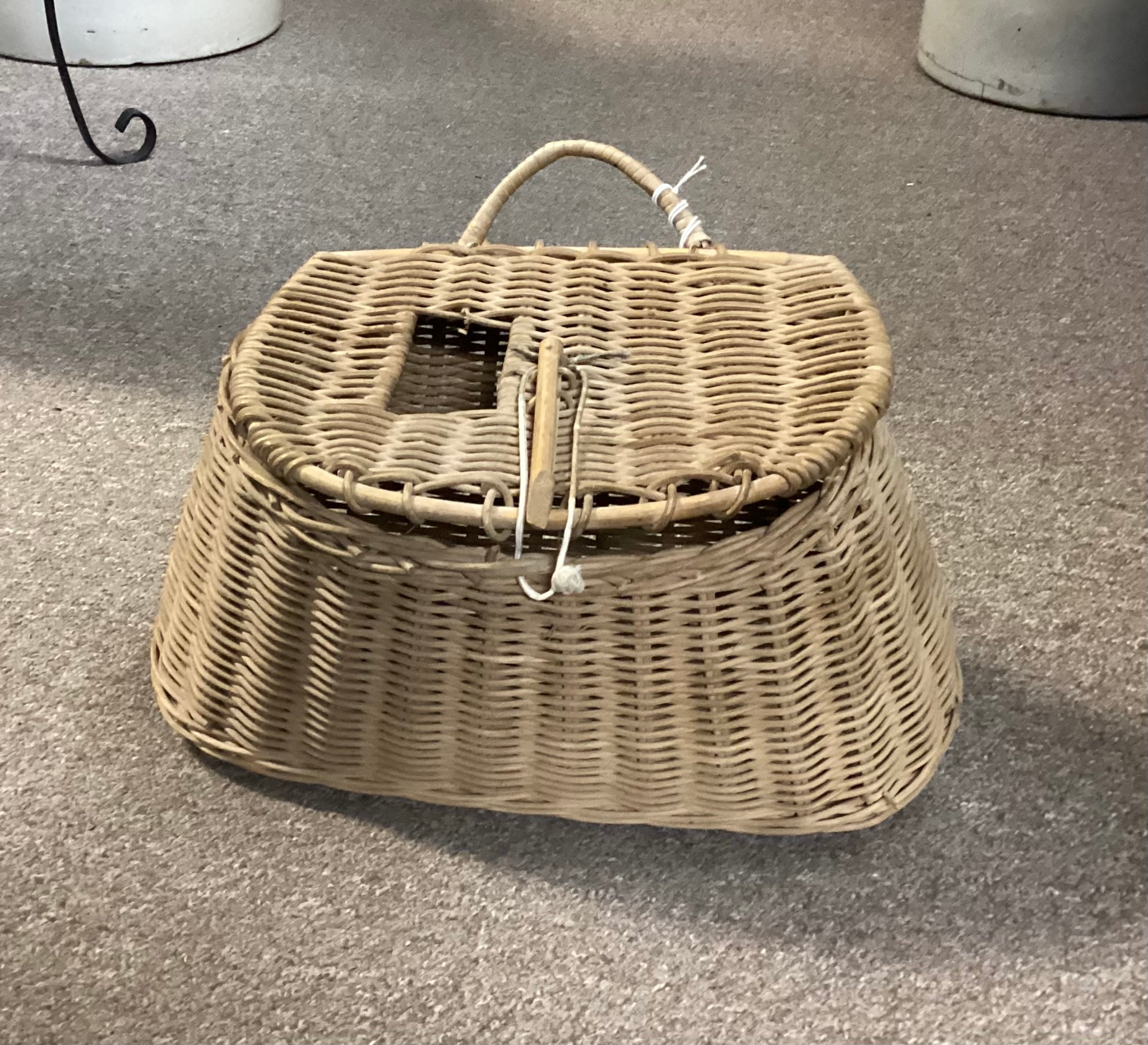 Panier De Pêche Vintage En Osier - Grand Modèle - Décor Ou Utilisation Réelle