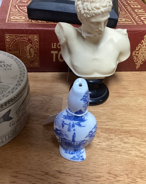 Blue and White Williamsburg Toile Pie Bird