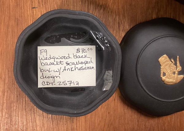 Wedgwood Black Basalt Scalloped Trinket Box w/ Ankhesenamun Decoration