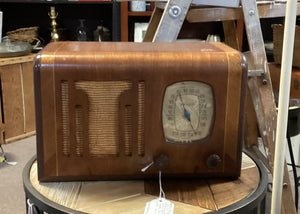 Vintage 1939 Philco Radio Model 39-6C