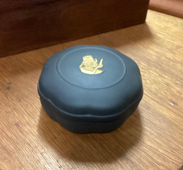 Wedgwood Black Basalt Scalloped Trinket Box w/ Ankhesenamun Decoration
