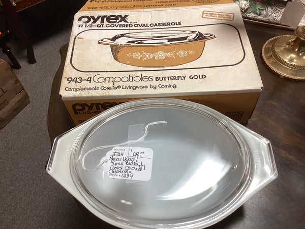 Pyrex Butterfly Gold 1.5 Quart Covered Casserole Dish in Original Box