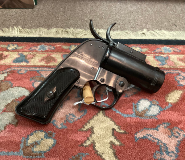 Vintage 1943 U.S. AN Military M8 Flare Pistol