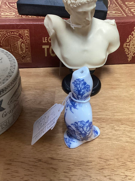 Blue and White Williamsburg Toile Pie Bird