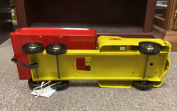 Structo Hydraulic Red & Yellow Metal Dump Truck w/Box