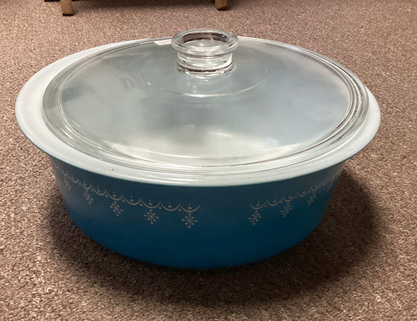 Pyrex Snowflake Blue Garland #664 Big Bertha Casserole Dish w/ Lid
