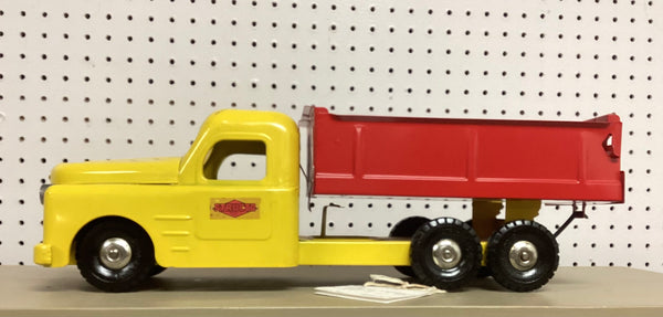 Structo Hydraulic Red & Yellow Metal Dump Truck w/Box