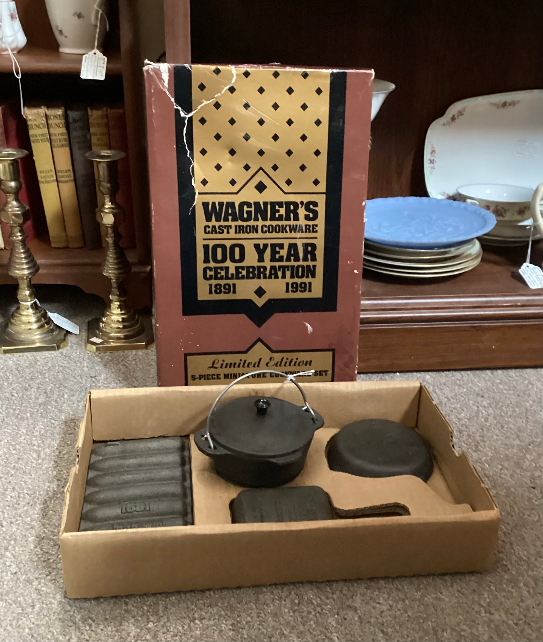 Limited Edition 1991 5 Piece Wagner Miniature Cast Iron Cookware Set