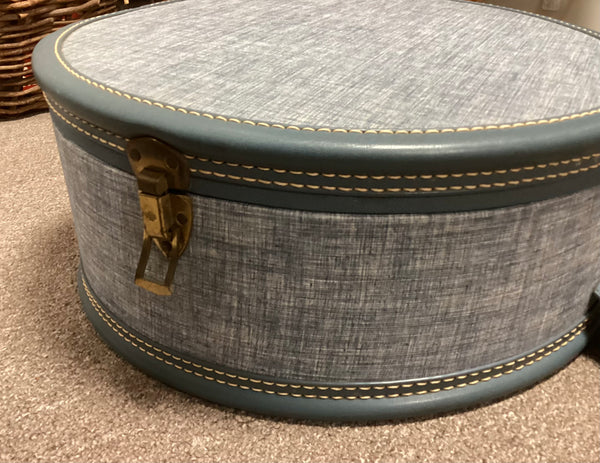 American Tourister Vintage Round Blue Tweed Week Ender Suitcase