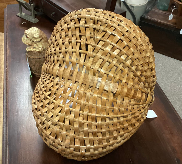 Antique Buttocks Basket