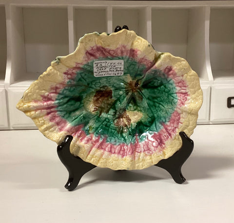 Majolica Begonia Leaf Dish