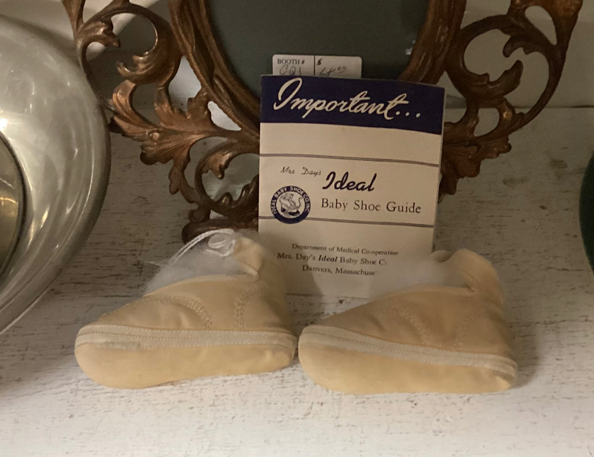 Mrs. Day's Ideal Baby Shoes in Original Box – Williamsburg Antique Mall