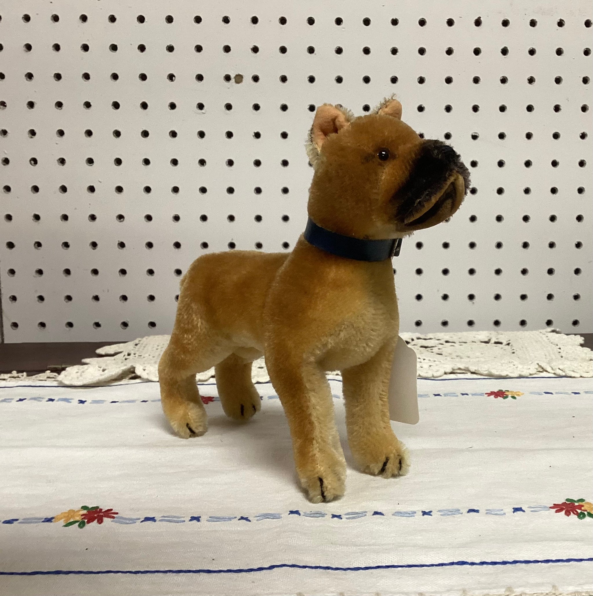 Steiff Vintage 1950's Sarras Boxer Dog – Williamsburg Antique Mall Steiff Vintage 1950's Sarras Boxer Dog – Williamsburg Antique Mall