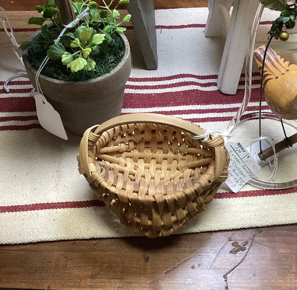 Handwoven Vintage Splint Buttocks 1-Egg Basket