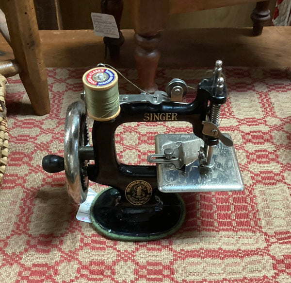 Early 20th Century Child's Singer Sewing Machine
